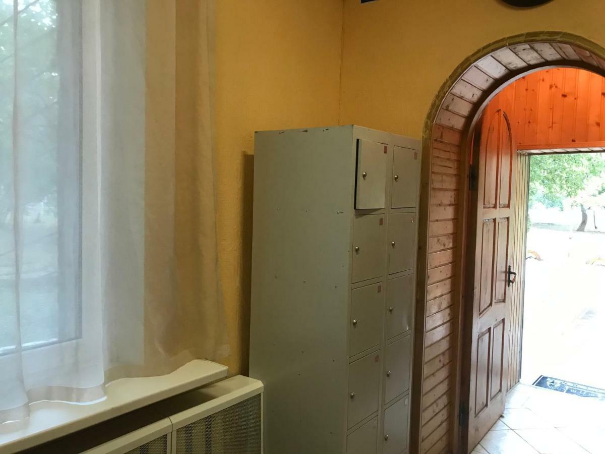 Ararat-Demeevskaya Hostel Kiev Exterior foto